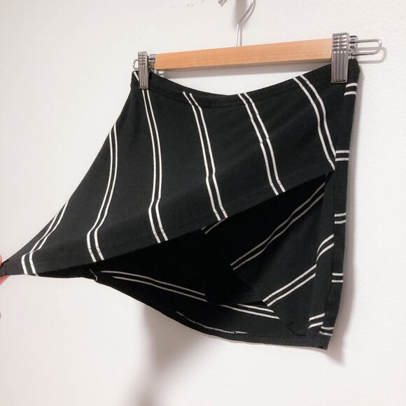 2 FOR $15 Black + White Stripe Mini Skort / Skirt - Picture 7 of 14